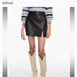Aritzia Wilfred Vegan Leather Mini Skirt Size 00 in Black